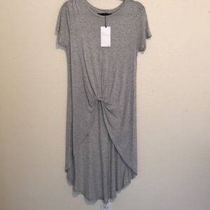 Short sleeve high/low shirt with tags